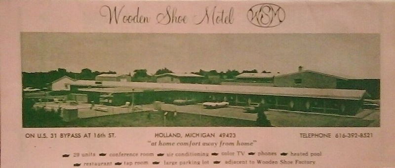 Wooden Shoe Motel - Vintage Postcard